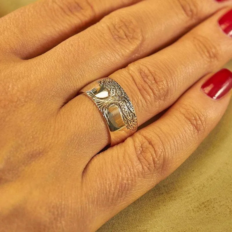 New product hot sale New women's retro simple engraving Tree of Life ring Holiday gift accessories